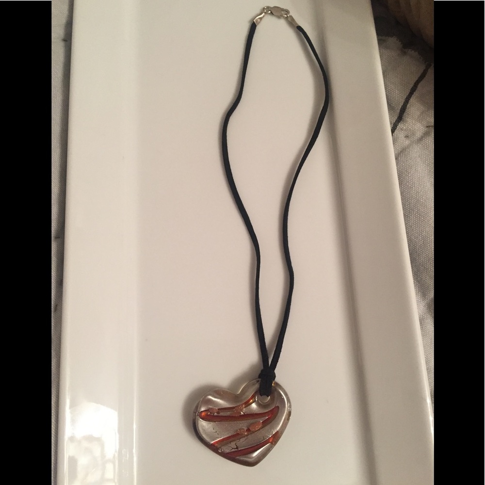 Glass heart pendant necklace